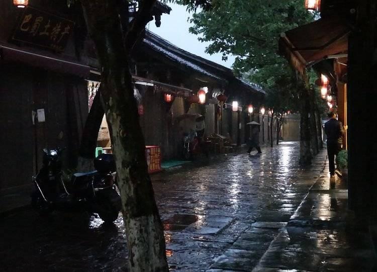 甜美奥莉吃甜点